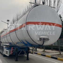 Tri-axle Diesel Oil Tanker Truck